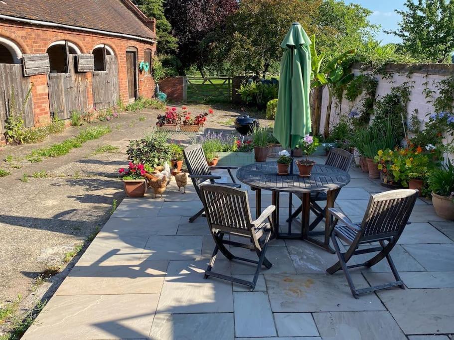 Cottage Barn Conversion On Working Farm Worcester Exteriér fotografie